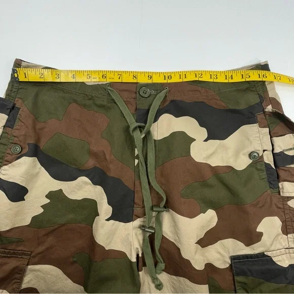ANTHROPOLOGIE GOOD AMERICAN Women's Camo Cargo Parachute Pants Size Medium - Picture 8 of 10